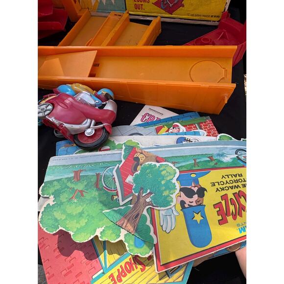 Rare 1966 Transogram CRAZEE CYCLE WACKY Motorcycle Rally Game Set Original Box. - Picture 7 of 16